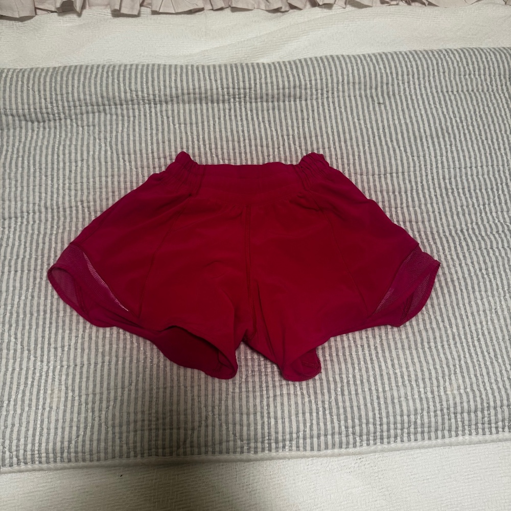 sonic pink lululemon shorts hotty hot 4 inch size 0